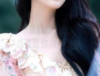观看这场混乱的爱情游戏，www.17总能给你意外惊喜！