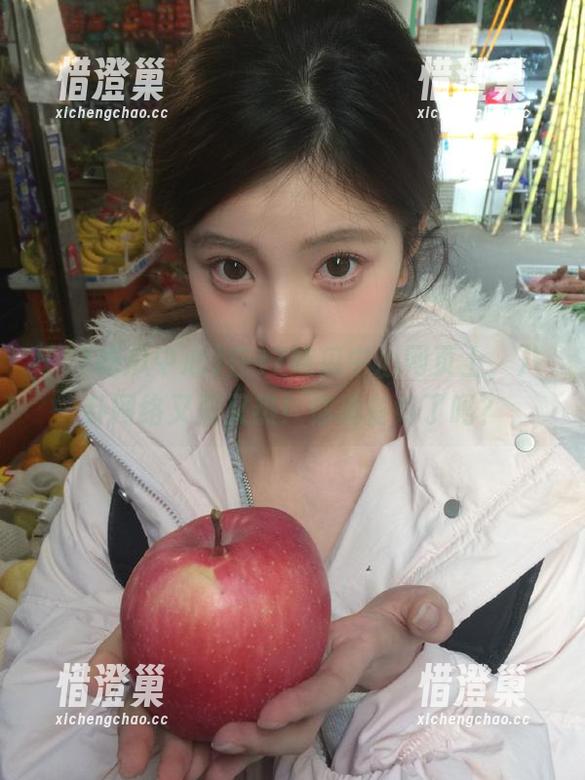 在17吃瓜中心网页上，八卦网络又潮又热！你准备好了吗？