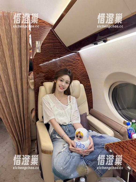 通知！17吃瓜网官网更新，让你在八卦路上越走越远！