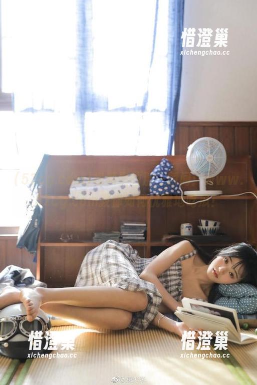 52cg.com 视频里的那一瞬间:www.52cg.com教你如何优雅地吃瓜!