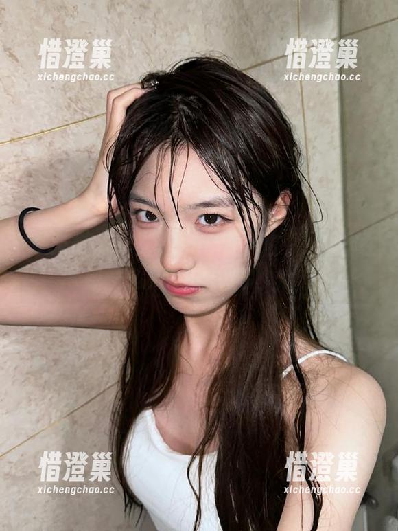 每次点开52cg的入口，心里都在想：这次又要被喂多少瓜？