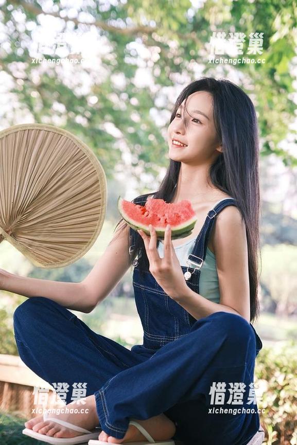 “hlw·bet”视频：今日瓜田里新大戏，是偶遇还是恶搞？