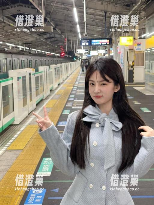 免费吃瓜网苹果版开挂中，我就是名副其实的“吃瓜群众”！