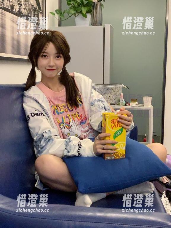 www.51cg.fun吃瓜网首页，八卦变精彩与闹剧的全新交锋，快来围观吧！