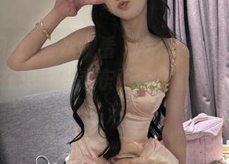每次观看“吃瓜网红”的网址，我都在想——这东西怎么就刷新了我的生活？