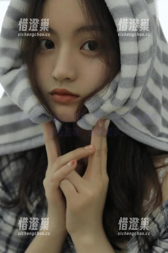黑哥扒料 观看黑哥扒料,瓜田里总有些“别有滋味”的小故事。