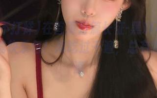 在首页万篇长征-黑料不打烊，下载快乐包！瓜吃过千遍，总有新奇味道