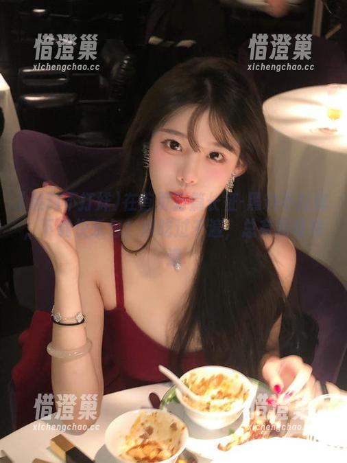 在首页万篇长征-黑料不打烊，下载快乐包！瓜吃过千遍，总有新奇味道